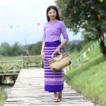 70001 เสื้อพื้นเมือง กุ้นป้ายผูกข้าง สีม่วง - Image 2
