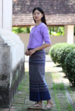 50361 เสื้อพื้นเมืองอัดกาวหญิง "เดือนพัตรา" สีม่วง - Image 2