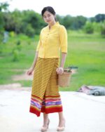 50421 เสื้อผ้าฝ้ายทอมือ "พลอยนับพัน" คอปีนกระดุมเฉียง สีเหลือง - Image 2