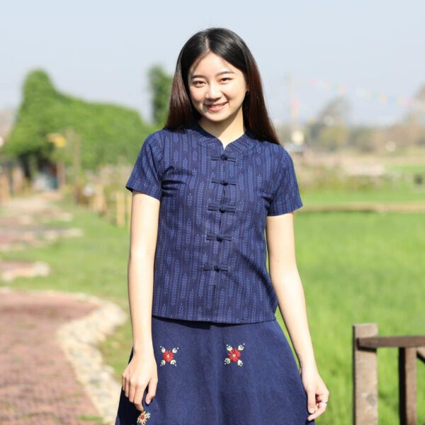21007 เสื้อม่อฮ่อมผู้หญิง พิมพ์ลายทรงเข้ารูป กระดุมจีน ลายข้าว