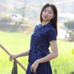 21006 เสื้อม่อฮ่อมผู้หญิง พิมพ์ลายทรงเข้ารูป กระดุมจีน ลายดอกจำปา