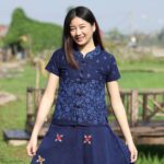 21005 เสื้อม่อฮ่อมผู้หญิง พิมพ์ลายทรงเข้ารูป กระดุมจีน ลายดอกคัตเตอร์