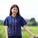 23002 เสื้อม่อฮ่อมแขนสั้น ผู้หญิง ปักลายดอกไม้