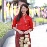 80006 เสื้อพื้นเมืองหญิงผ้าฝ้ายชินมัย "อีก้อ" สีแดง